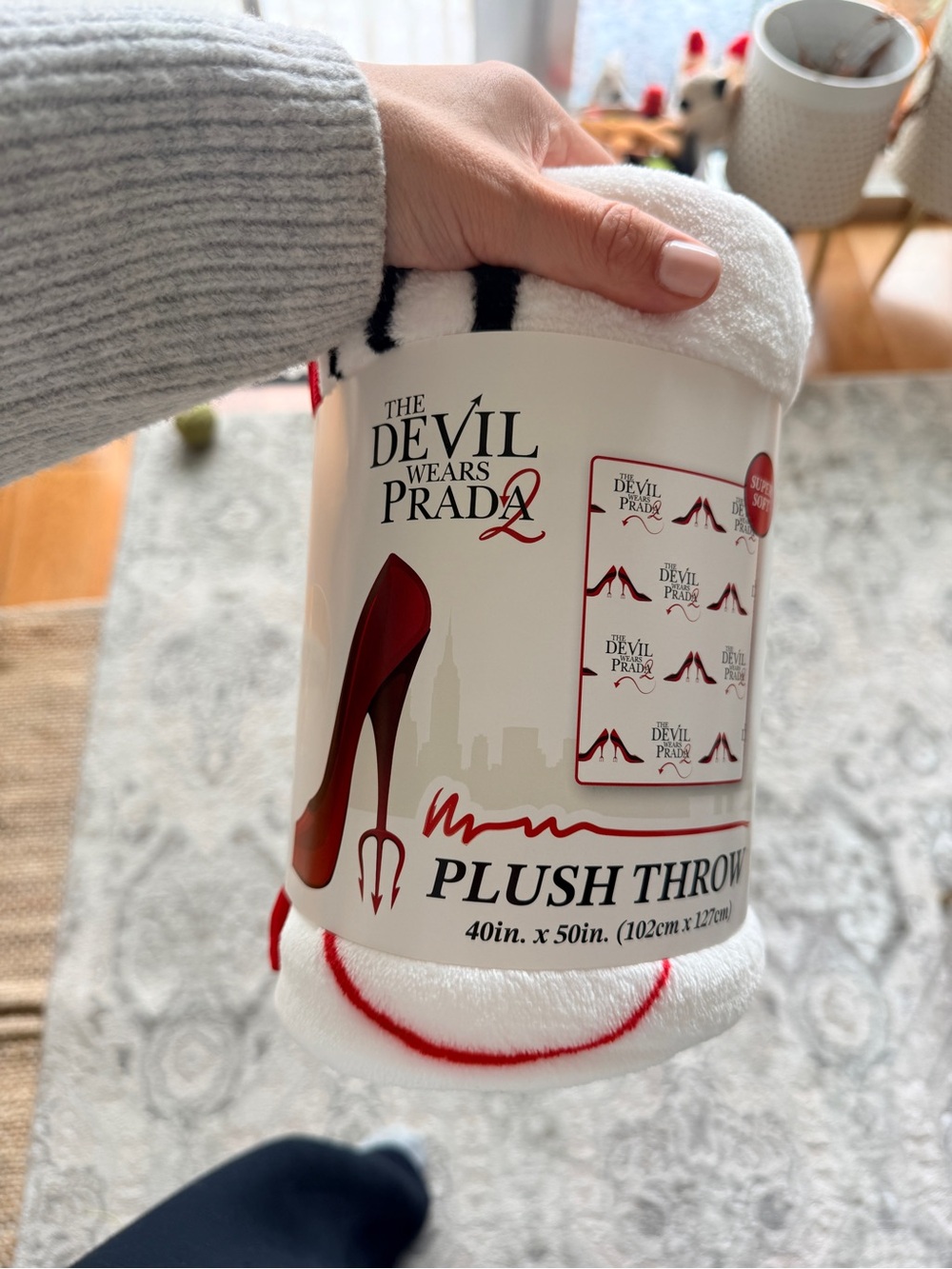 AMC  Devil Wears Prada 2 Plush Throw - White & Red